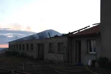 Un bâtiment agricole détruit par un incendie à Lorcières