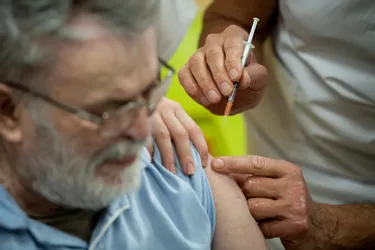 Le virus sévit dans les Ehpad de Volvic et Châtel-Guyon (Puy-de-Dôme) : "Le virus a devancé l'arrivée du vaccin"