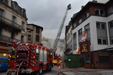 La rue François-Mitterrand, à Thiers, fermée jusqu'au 17 avril après un report des travaux suite à l'incendie d'un immeuble