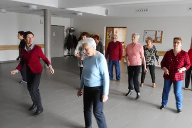 Des danses collectives pour les seniors