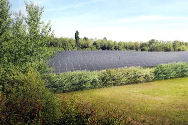 Un parc photovoltaïque mis en service en 2019 à Saint-Eloy-les-Mines (Puy-de-Dôme)
