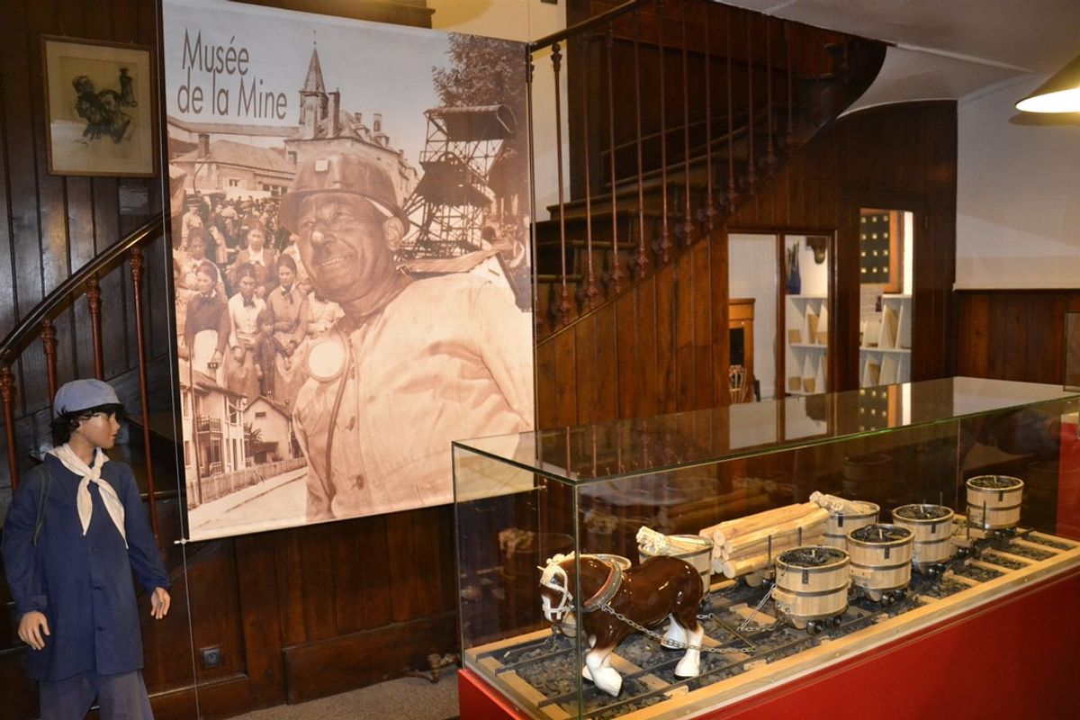 Musée de la Mine, ancien hospice, maison de santé... Quels chantiers — free download
