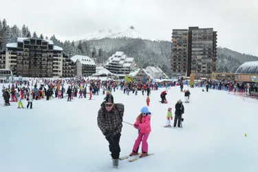 Les vacances battent leur plein sur les pistes de ski de la station du Lioran