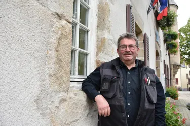 Jean-Yves Arnaud, nouveau maire de Menat (Puy-de-Dôme) : "Il ne faut pas compter ses heures"