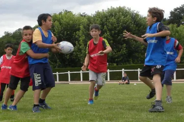 Dompierre-sur-Besbre (03) : les écoliers s'initient au rugby