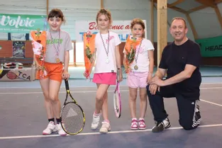 Un mini-tournoi de tennis régional fleuri