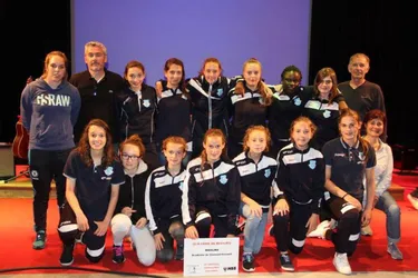 L'équipe de foot féminin d'Anne-de-Beaujeu 7e aux France UNSS