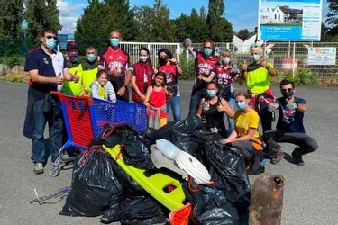 92 kilos de déchets ramassés lors d'une éco-rando organisée à Montluçon (Allier)