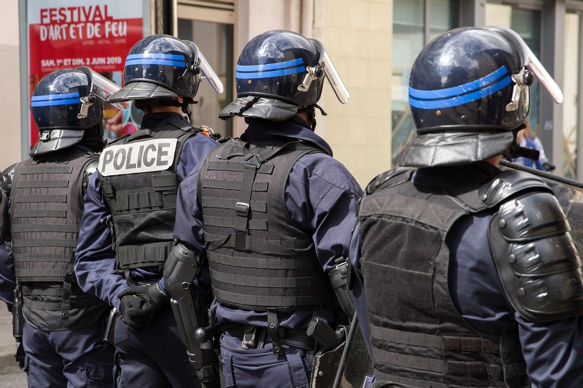Homme victime de swatting à Tours, intervention policière