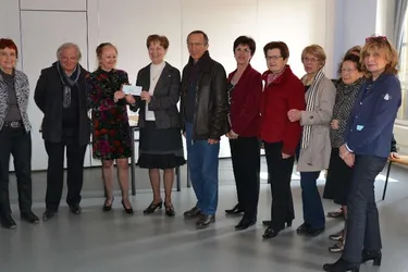 Le Soroptimist a remis un chèque de 2.000 euros au CIDFF