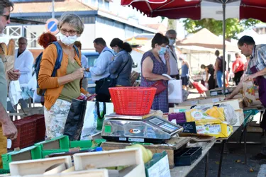 Le masque désormais obligatoire sur les marchés de Néris-les-Bains (Allier)