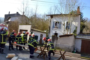 Explosion dans une maison du centre-ville de Châteldon