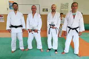 Remise de diplômes aux judokas