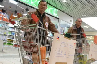 La collecte de denrées au profit du Secours populaire s’est déroulée à Carrefour Market, samedi