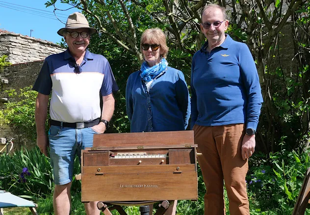 Découvert par hasard, le petit orgue portatif retrouvera son destin ...