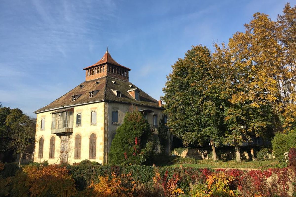 Pagodes En France À l'Arbresle, la « Pagode » mise en vente - Le Pays Roannais