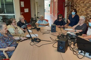 Radio colombier, la webradio animée par les résidents du foyer logement de Puy-Guillaume (Puy-de-Dôme)