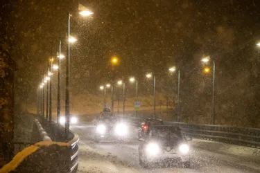 Tempête Bella et chutes de neige : 18.000 foyers privés d'électricité