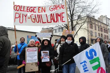 400 lycéens et profs ont manifesté contre les suppressions de poste et les réformes à Clermont-Ferrand