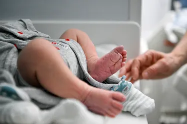 Quels sont les dix prénoms les plus donnés aux bébés de Clermont-Ferrand en 2022 ?