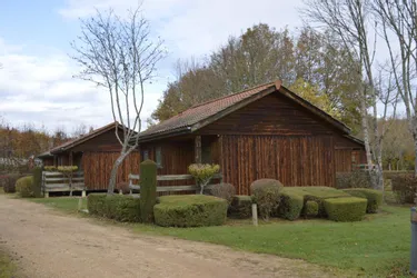 Des séjours plus courts mais une fréquentation qui se maintient au camping « Les Trois Chênes » à Ambert (Puy-de-Dôme)