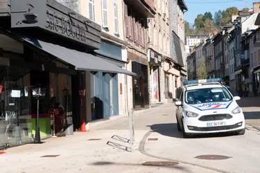 Corrèze : "Notre objectif est de tuer le virus, pas le petit commerce", affirme la préfète Salima Saa