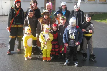 Carnaval a été fêté par les écoliers de Hautefage