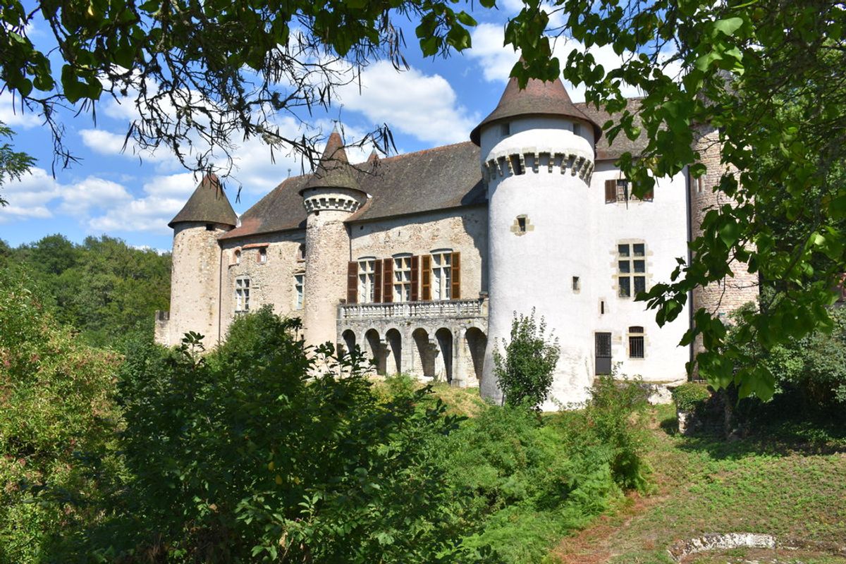 Embarquez Pour La Visite Du Ch teau D Aulteribe Sermentizon Puy de embarquez-pour-la-visite-du-ch-teau-d-aulteribe-sermentizon-puy-de