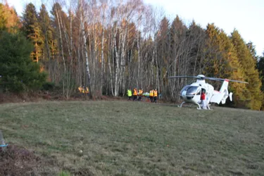 Deux blessés dans la sortie de route d'un minibus à Augerolles (Puy-de-Dôme)