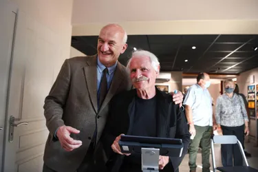 Inaugurée par Yann Arthus- Bertrand, la Micro-Folie de Couzon (Allier) expose des oeuvres d'art d'exception grâce au numérique