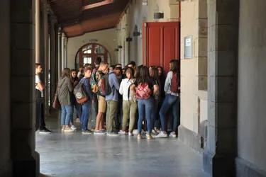 Les parents d’élèves du Cantal se positionnent pour la gratuité des manuels scolaires