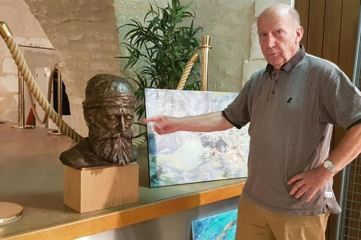 les-sculptures-d-hugues-aufray-au-salon-art-pr-sent-l-yonne-r-publicaine