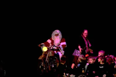 Le Père Noël est venu livrer à moto !