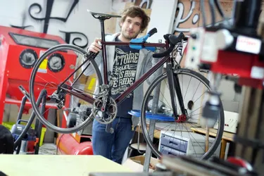 Des vélos signés Victoire pour Berluti ou Givenchy avec Simon Baker