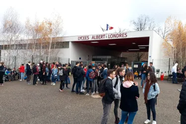 À Vichy (Allier), des lycéens mobilisés contre Parcoursup appellent à une grande marche ce vendredi
