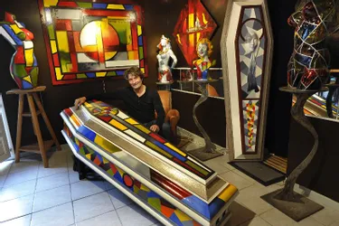 François Lassere révolutionne l’art funéraire en proposant de personnaliser son cercueil