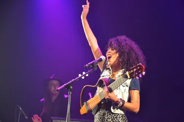 Entre pop, rock et reggae, la brésilienne Flavia Coelho en concert ce samedi 29 février à Champs-sur-Tarentaine (Cantal)