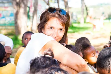 Originaire du Puy-de-Dôme, Nataly Charbonnier aide les orphelins de Madagascar avec l'association Aïna Enfance et Avenir