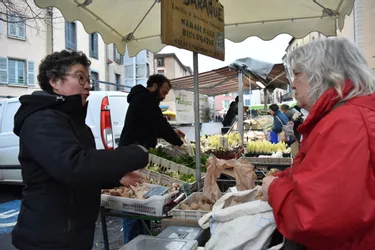 Brioude : Trois commerçants non sédentaires livrent leurs sentiments sur le marché