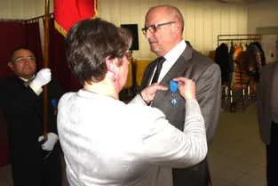 Serge Labart promu chevalier de l’ordre national du Mérite