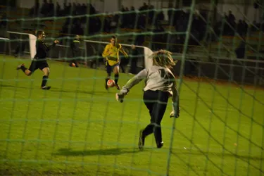 Football: défaite des Jeunes Livradois Forez en U19 contre les Ilets Monluçon, hier samedi.
