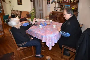 Qui sont les Voisineurs, qui rendent visite aux personnes âgées isolées en Corrèze ?