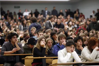 Enquête sur les étudiants français : petit budget et grosse fatigue