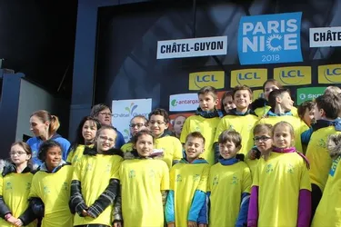 Les enfants ambiancent le Paris-Nice