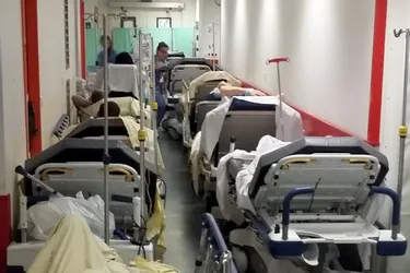 Malaise chez les urgentistes qui poursuivent un mouvement illimité au sein de l’hôpital