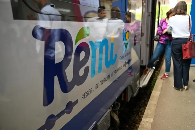 Le trafic ferroviaire est momentanément interrompu entre Paris-Montparnasse et Maintenon dans les deux sens - L’Écho Républicain
