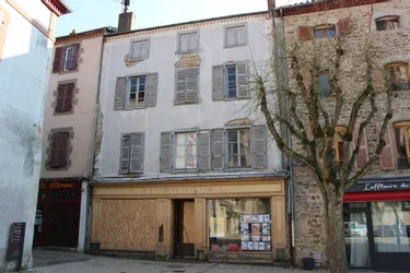 Le bâtiment « Au progrès » en cours d'acquisition à Ambert (Puy-de-Dôme)