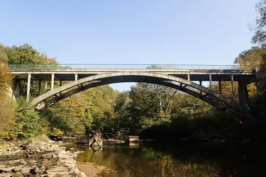 Le pont de Tenèze sur la Creuse pourra-t-il rouvrir à la circulation un jour ?