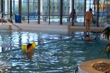 Des nageurs handicapés en immersion au centre aquatique d’Aurillac