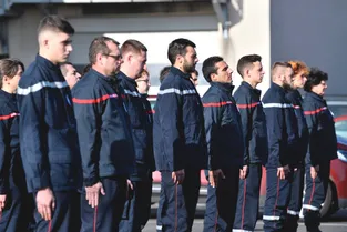 « Vous n’êtes pas des super-héros » : le premier jour en uniforme des nouveaux sapeurs-pompiers volontaires du Cantal